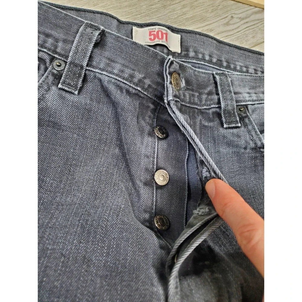 Vintage Levis 501 Jeans Mens 36x32 Black Denim Straight Leg Button Fly Y2K